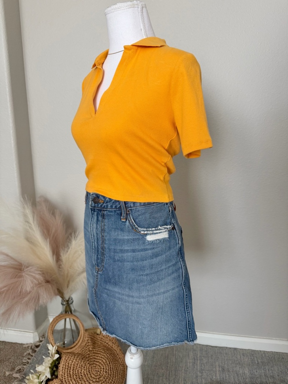NWT Zara - Women's Short Sleeve V‑Neck Polo Crop Top - Yellow - Picture 8 of 16